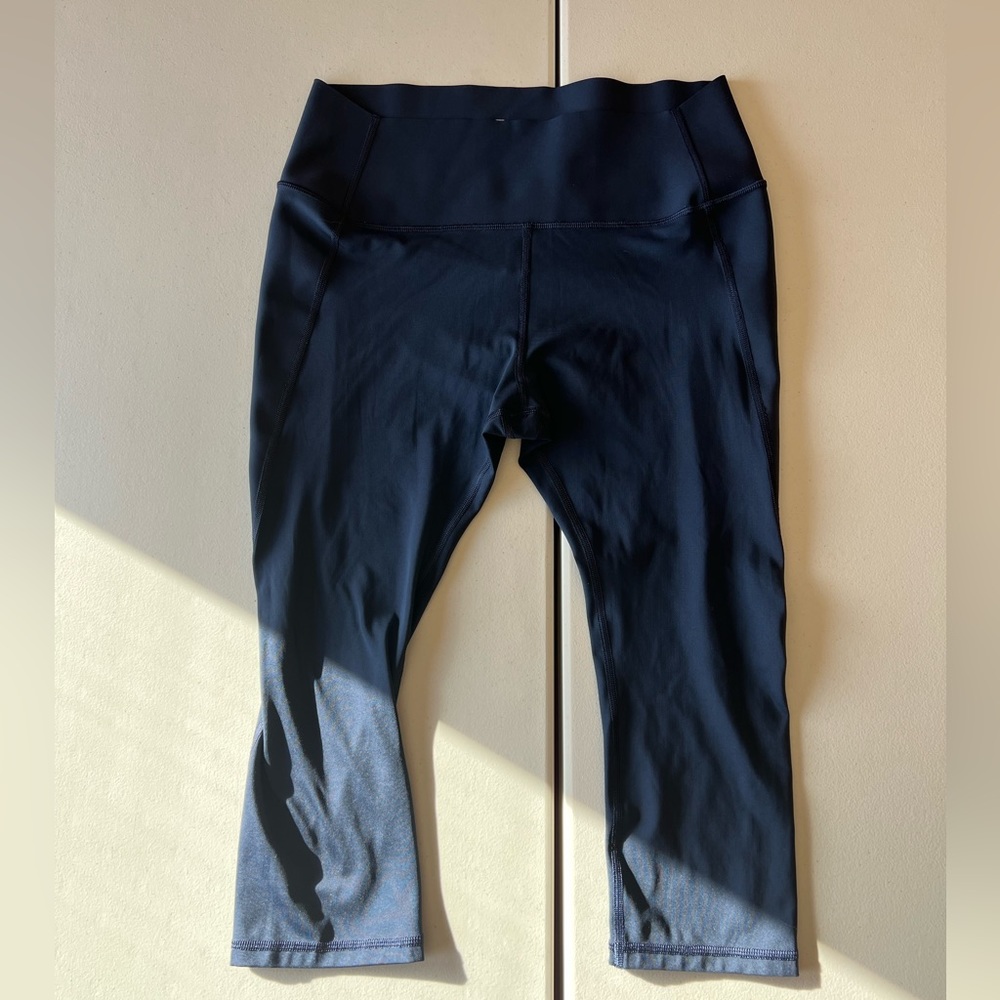 GapFit Sculpt Compression Navy Blue Cropped Yoga Pants/Leggings